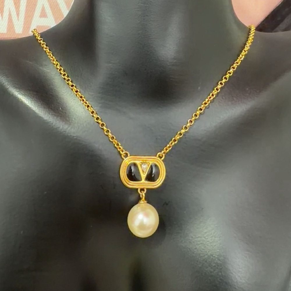 Valentino Ovalette Necklace